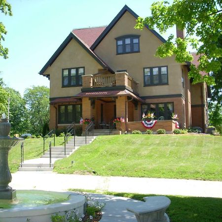 Westphal Mansion Inn Bed & Breakfast Hartford Exteriér fotografie